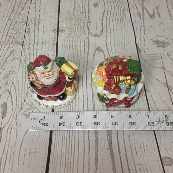 Fitz And Floyd 1996 OMNIBUS Ceramic Santa & Toy Sack Salt & Pepper Shaker Set - Picture 14 of 14